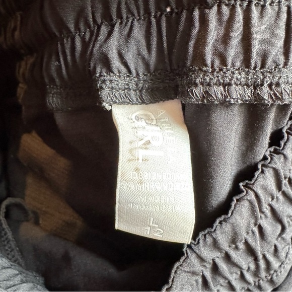 Lot Of 2 Athleta Girl ALL PLAY 3" Running Shorts with Zip Pockets Size L I23 - Picture 5 of 6